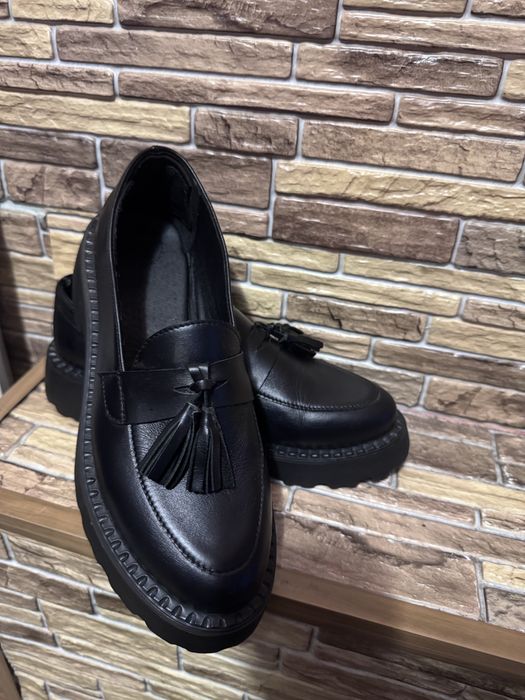 Продам лофери,натуральна шкіра 40 розмір