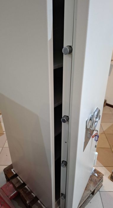 Sejf kasa pancerna Konsmetal KP 150, III klasa odporności, 715 kg