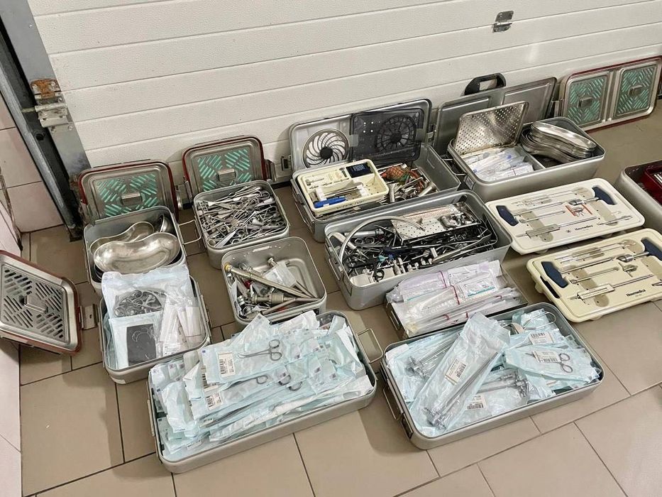 Медичні та хірургічні інструменти Karl Storz, Aesculap, Olympus