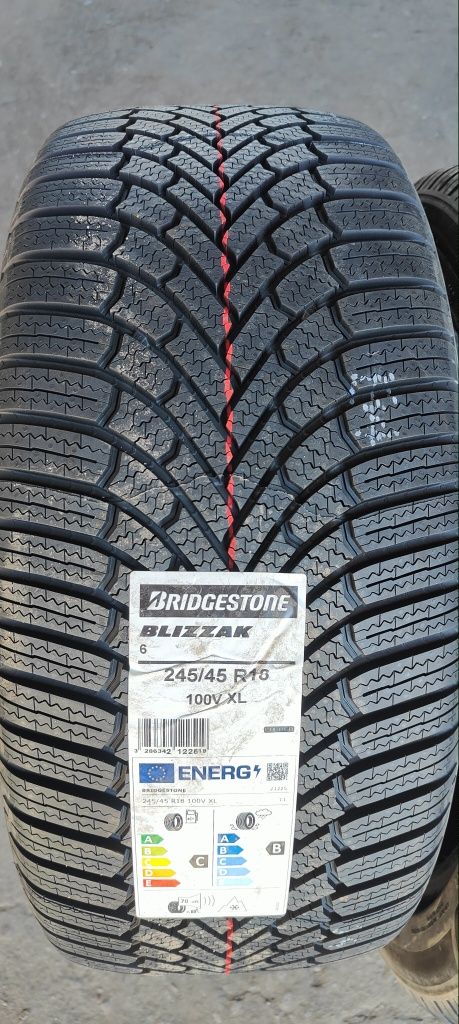 245/45R18r Bridgestone Blizzka 6 Enlite