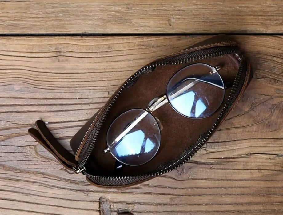Чехол футляр для очков из натуральной кожи.