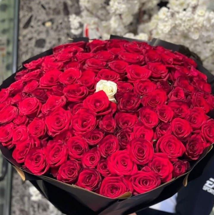 Букет 101 роза • Доставка квітів Київ, Вишгород та Київська область.