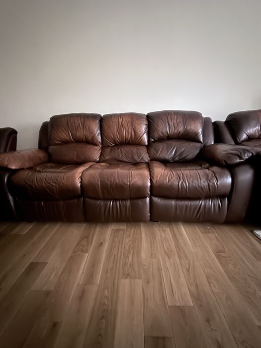 Sprzedam kanapę skórzaną z funkcją rozkladania podnozkow + 2fotele