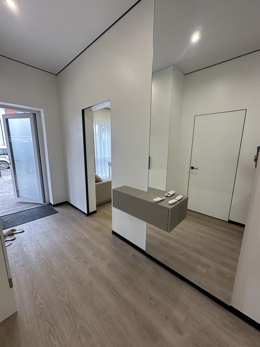 Будинок з ремонтом , меблями і технікою /без %