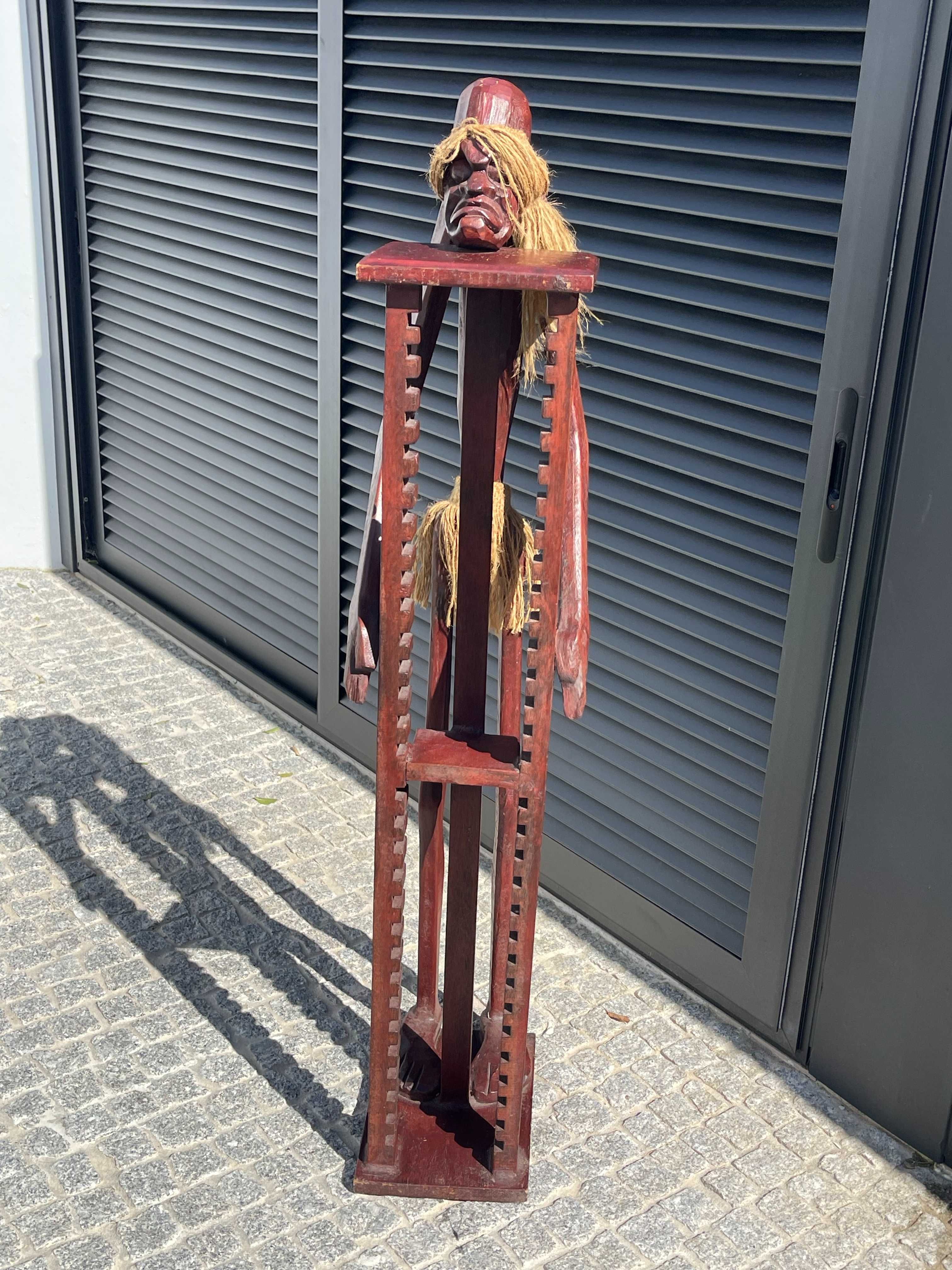 Arte em madeira - Escultura velho - Porta CDS