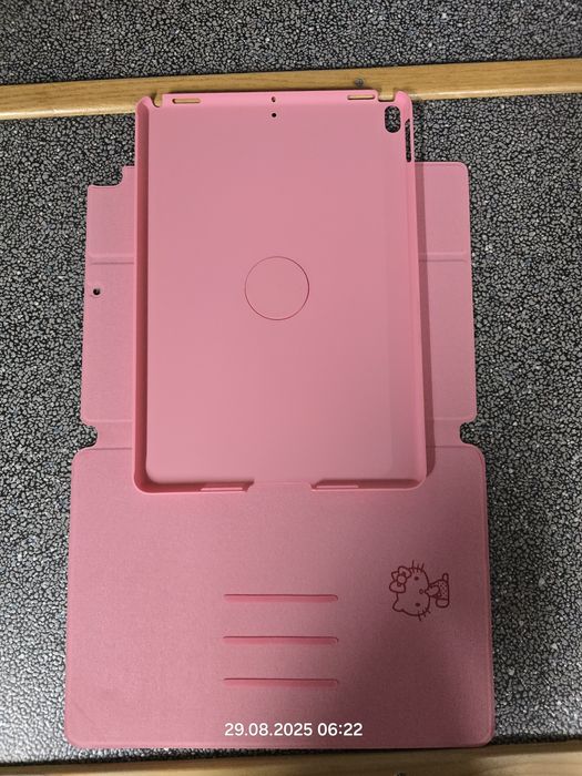 Etui pokrowiec na tablet apple iphone, helllo Kitty różowy,  niestety