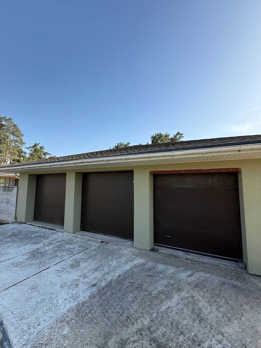 Продам котедж 480м  с.Шпитьки 17 км по Житом. трасі 15с.біля озера