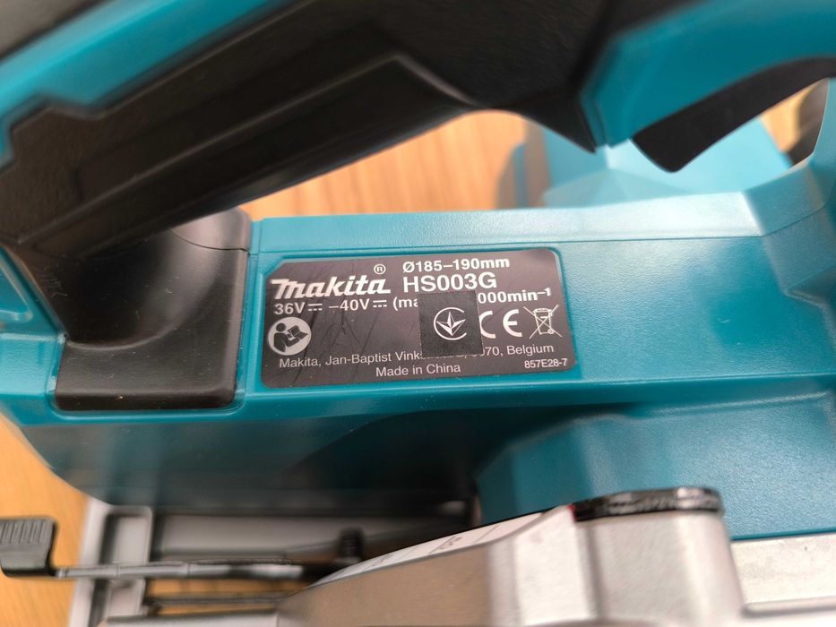 Продам акумуляторну дискову пилу MAKITA HS003GZ