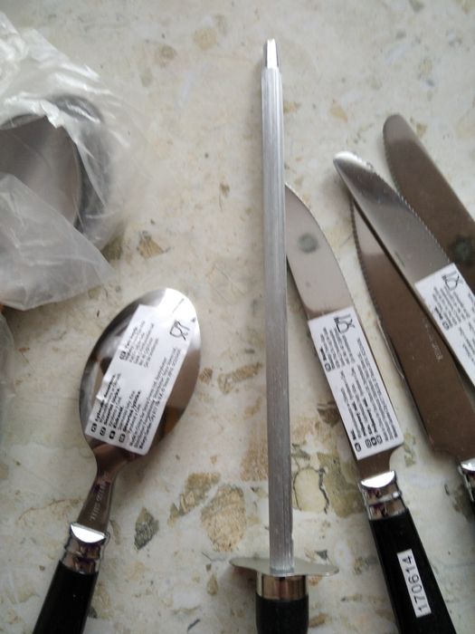 Комплект нержавейка (ложки, ножи, точилка)