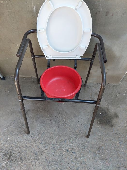 Стілець-туалет у гарному стані