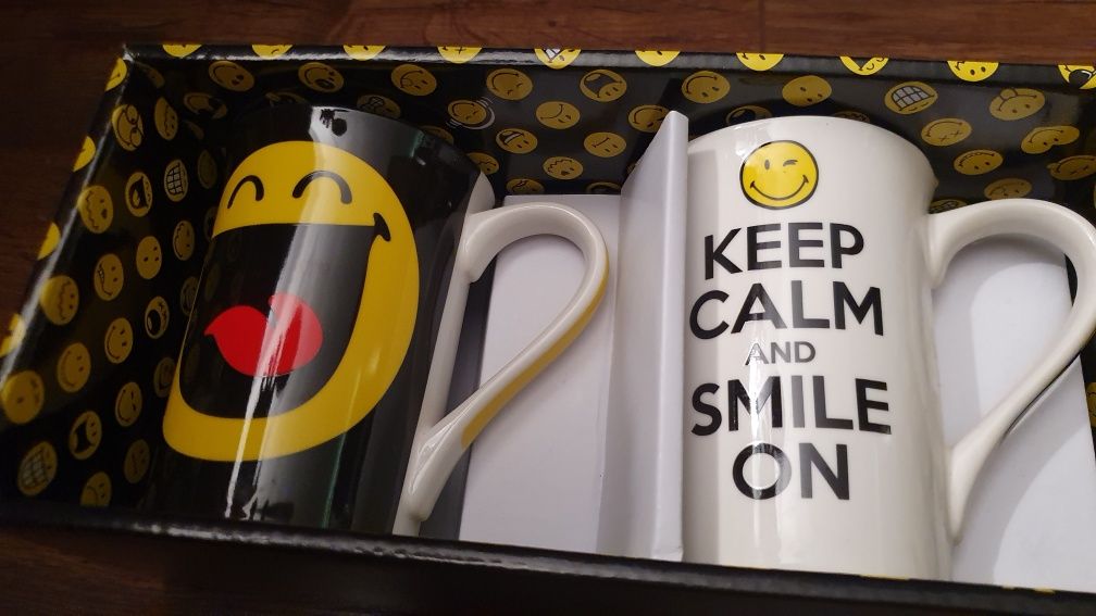 Zestaw kubków Smiley World nowy w pudełku świetny na prezent