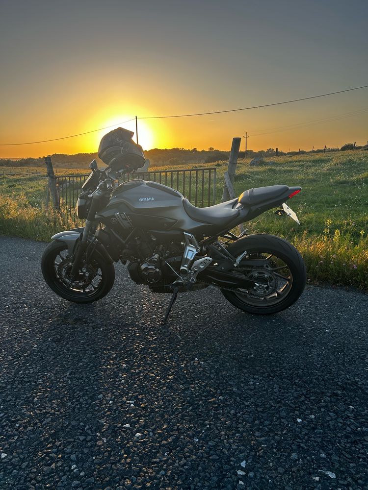 Yamaha MT-07 com Escape Akrapovič