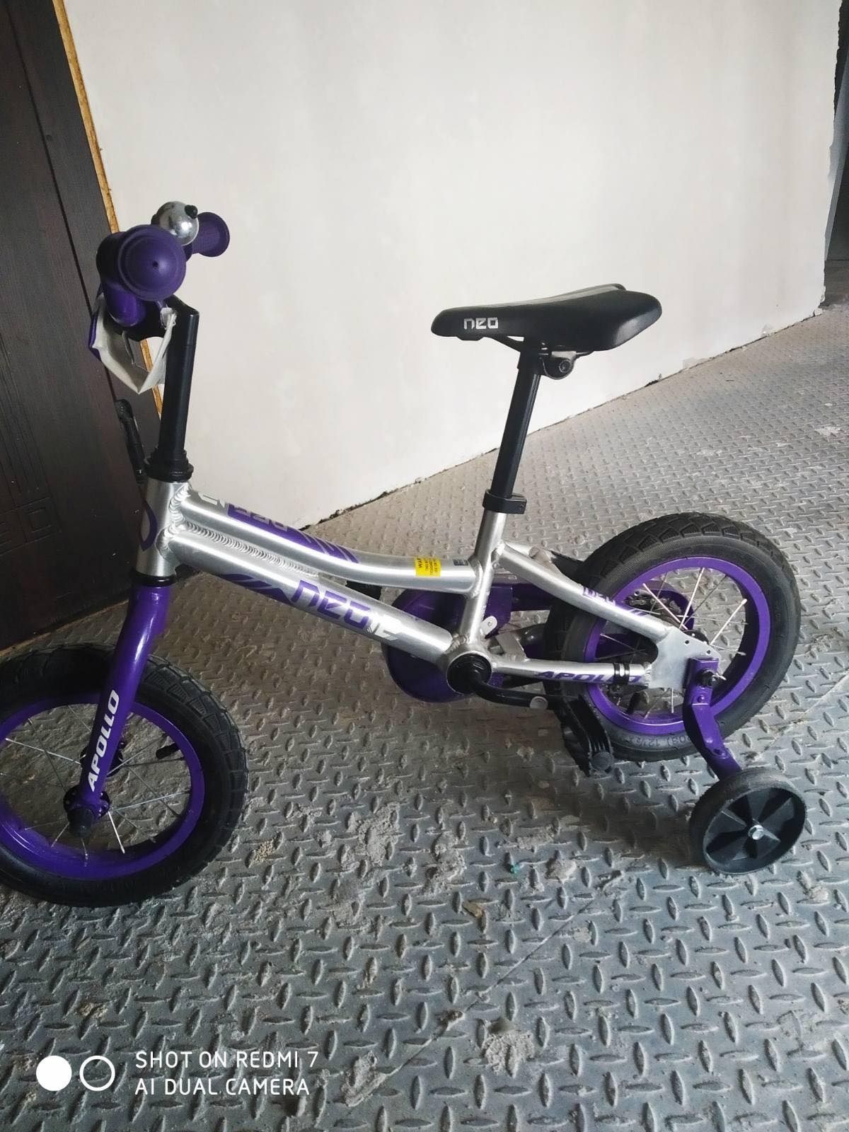 Продам дитячий велосипед  APOLLO NEO 12