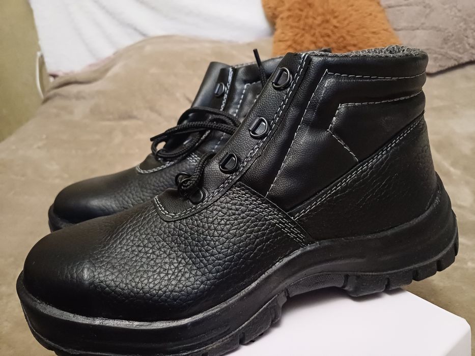 Ботинки НОВІ ШКІРА з металевим носком, робочі