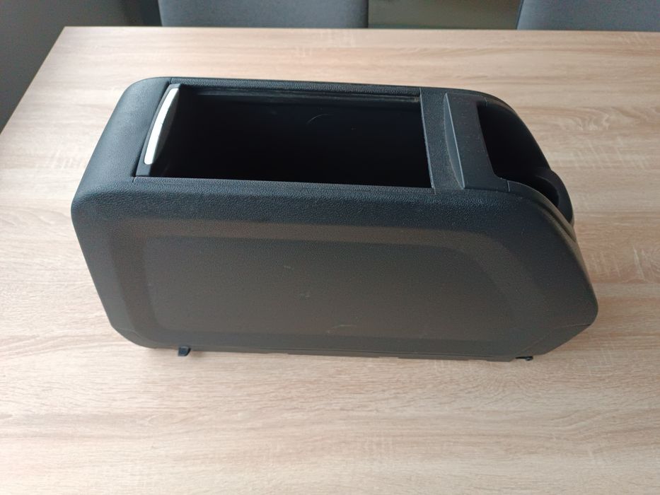 Sprzedam podłokietnik schowek citroen Berlingo