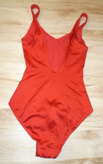 Czerwone body 42 taniec, fitness