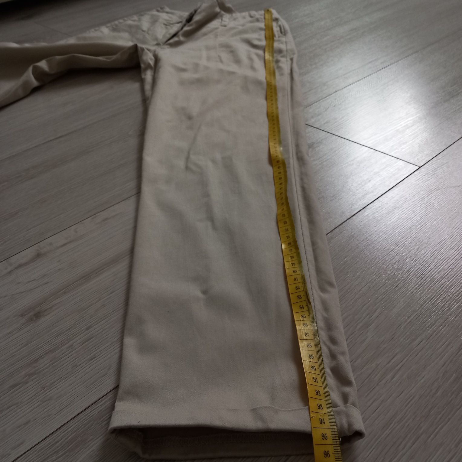 Eleganckie spodnie beżowe cygaretki chinosy Quiosque S 36 8