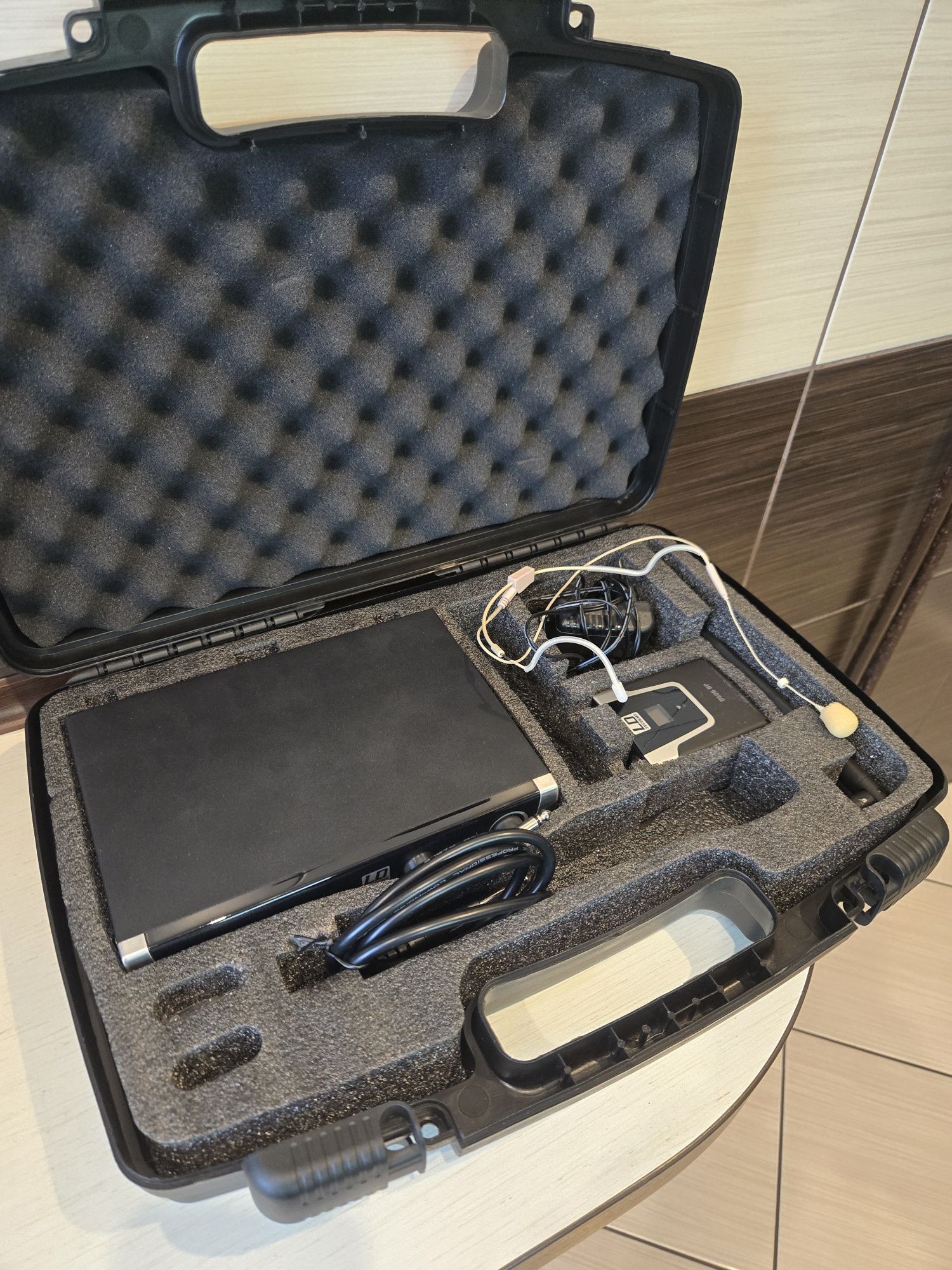 Mikrofon nagłowny LD Systems U 500 zestaw
