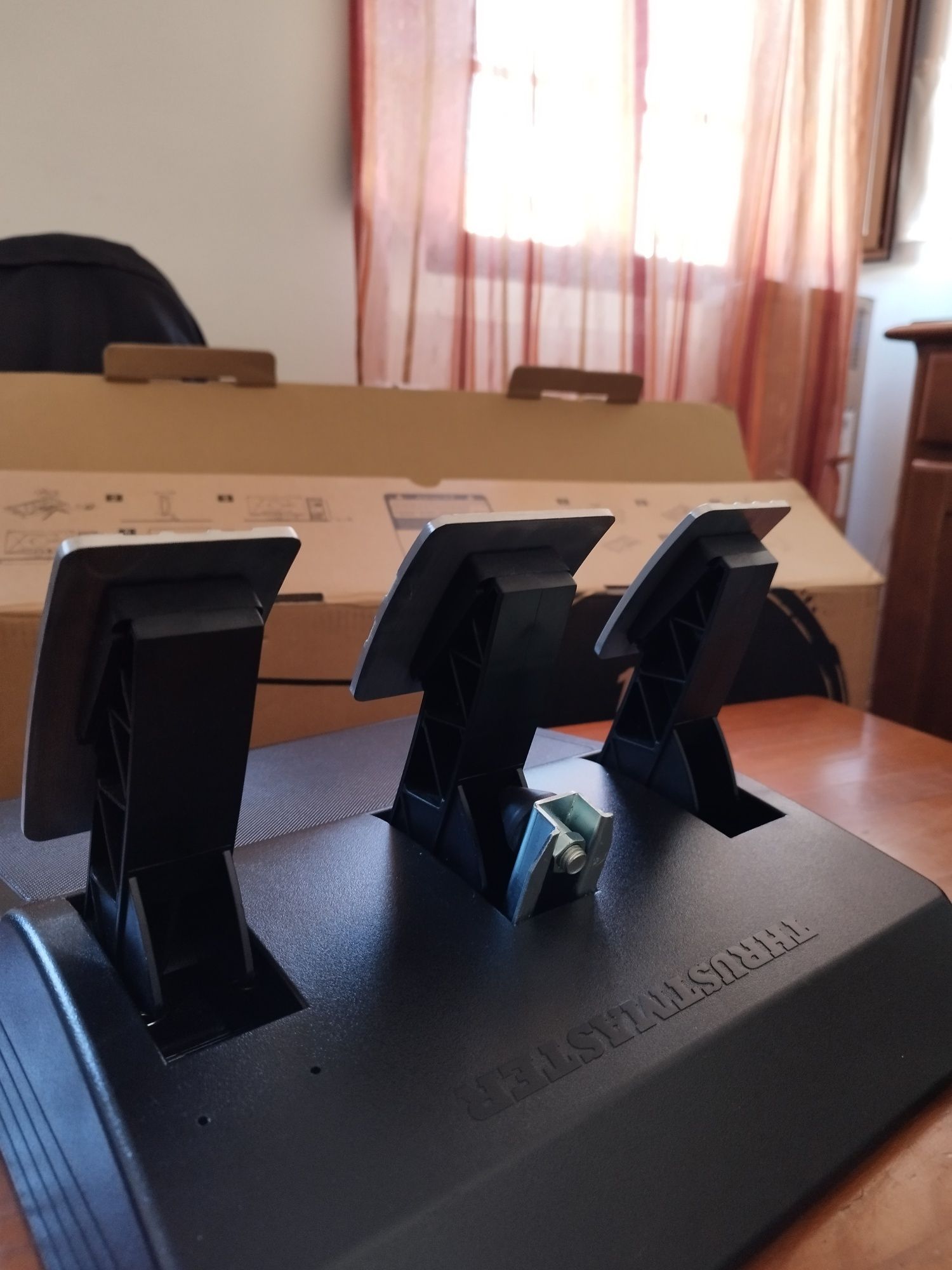 Pedais Thrustmaster T3PA GT