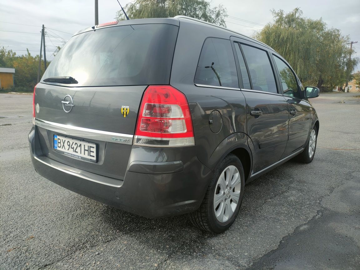 Опель Zafira B 2010