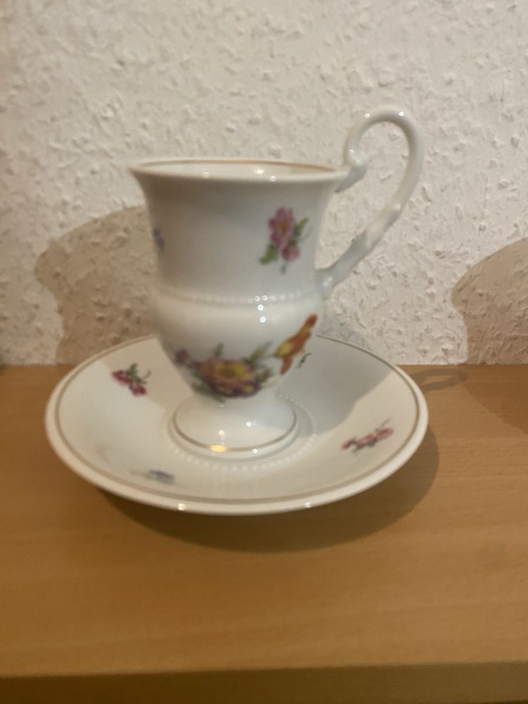 Фарфоровые чашки