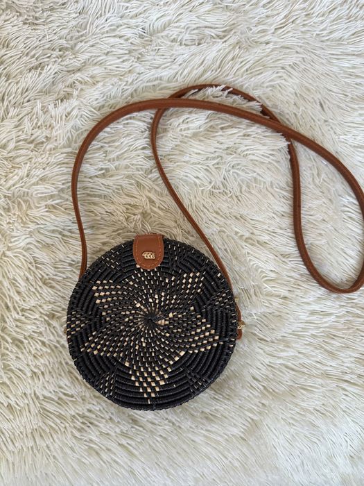 Плетена жіноча сумка