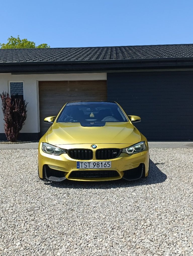 BMW M4 F82 Austin Yellow