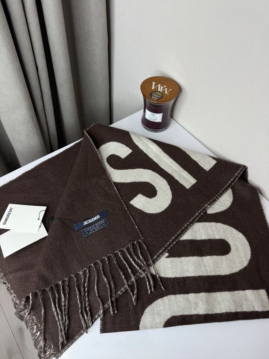 Трендовий шарф Jacquemus коричневий