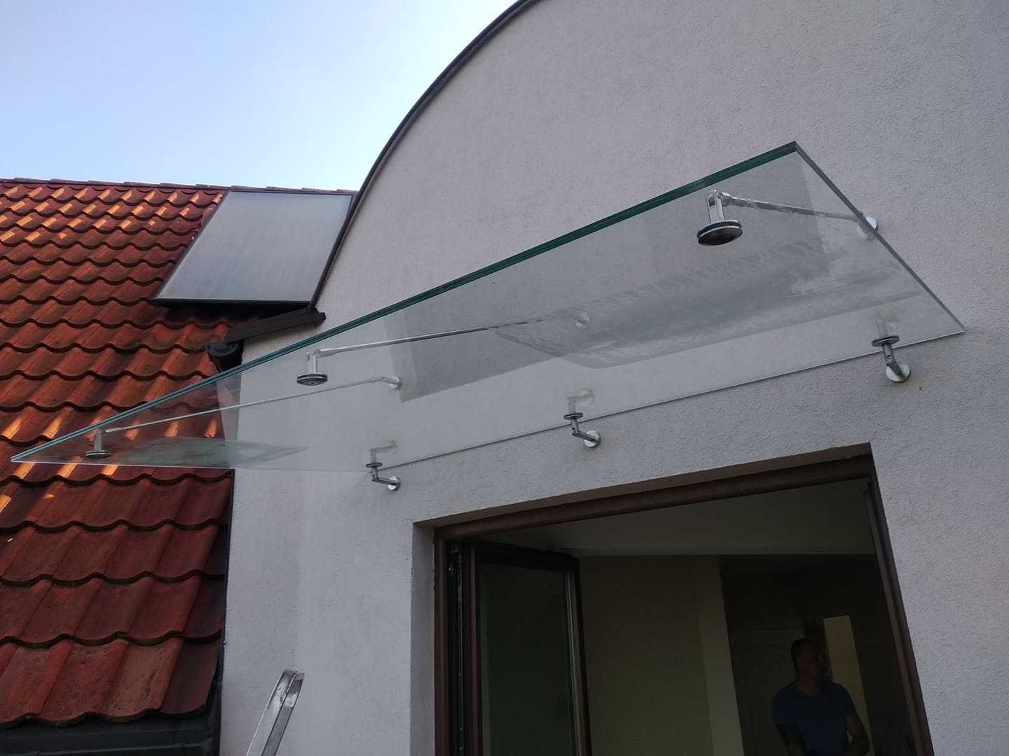 Daszek szklany nad drzwi wejściowe | Zadaszenie ze szkła