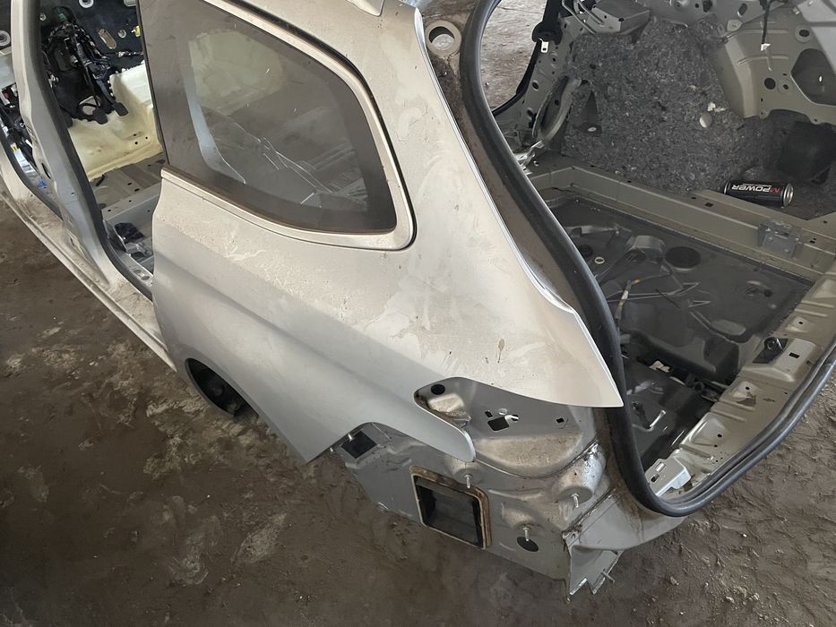 Błotnik lewy tył peugeot 308 t9 kombi ćwiartka