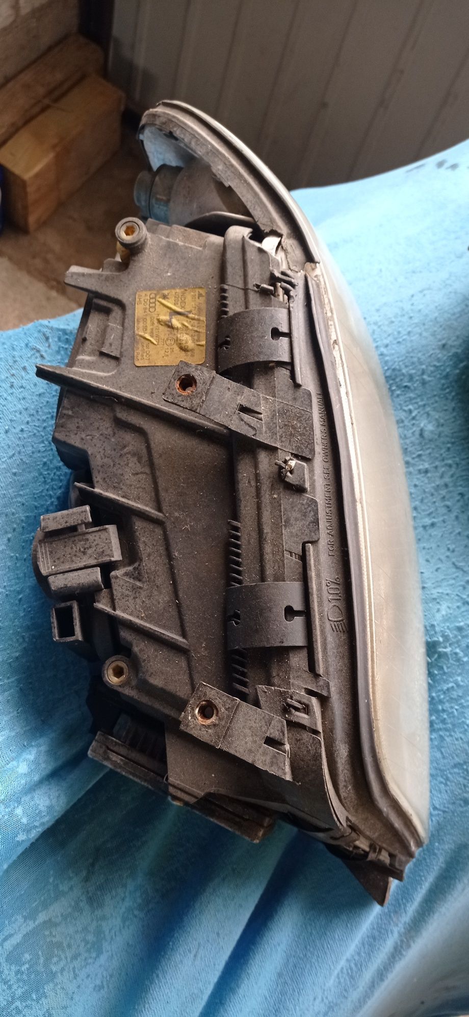 Audi A8 S8 D2 lampy ksenon