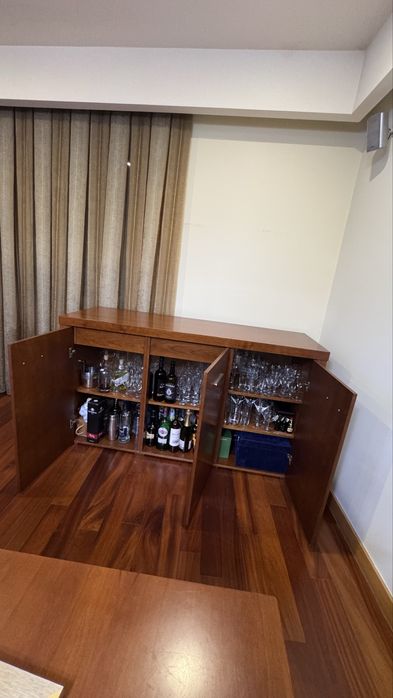 Movel de sala (Madeira Maciça)