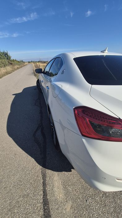 Wynajem auta Maserati ghilbi.