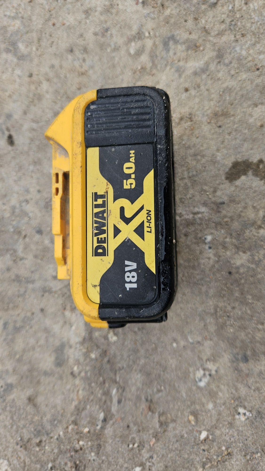 DEWALT DCF887 zakrętarka udarowa 18V 205NM 2X5Ah