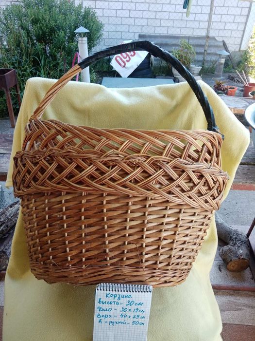 Корзина, лукошко плетенное из лозы