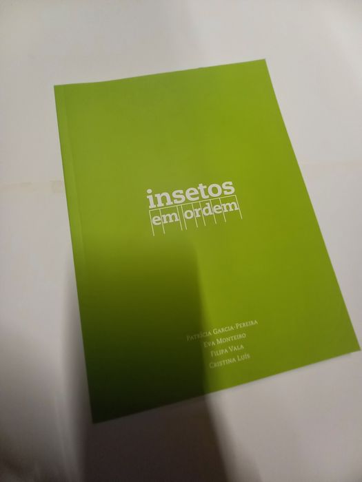 Livro sobre os insectos existentes em Portugal