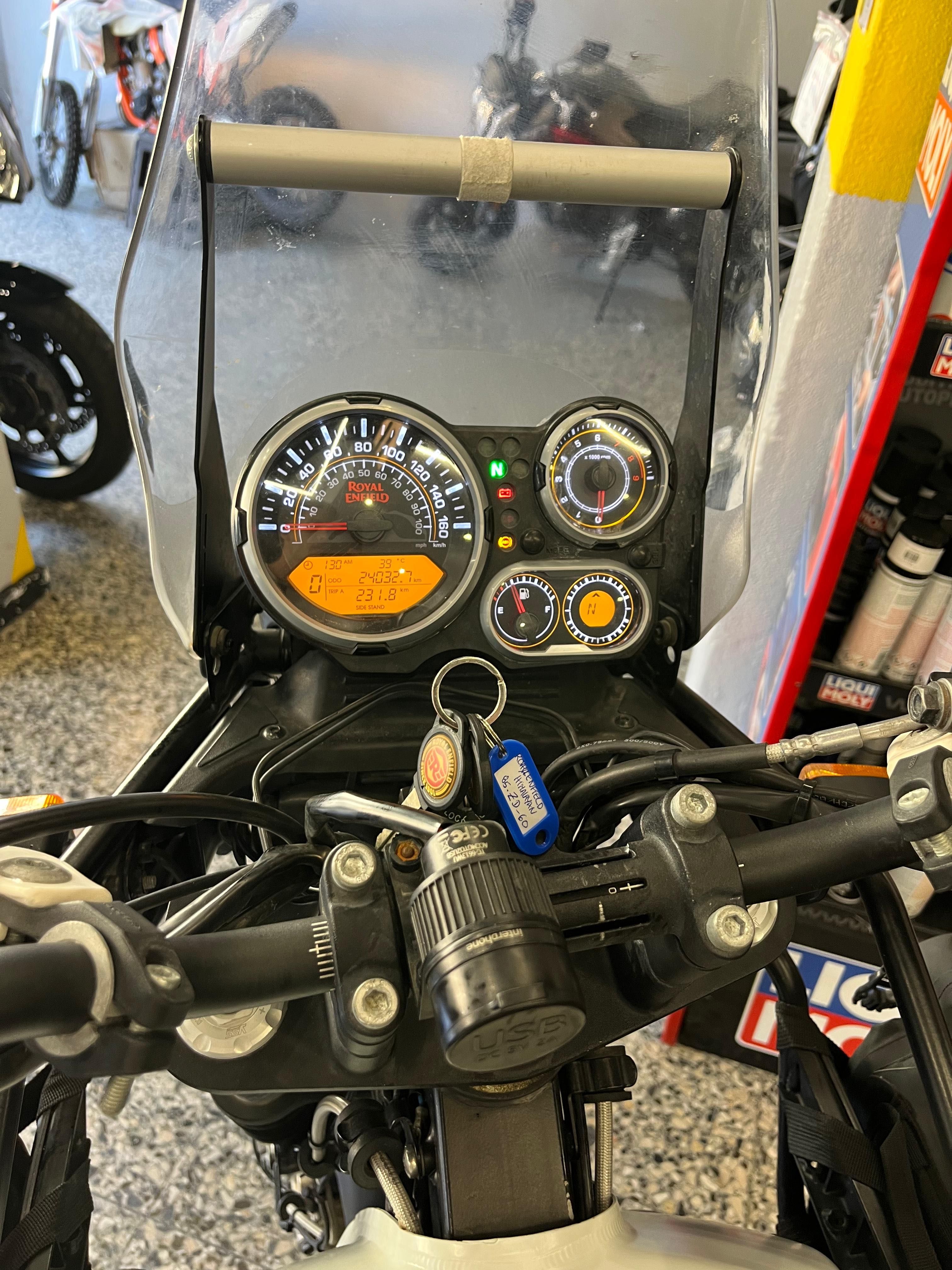 Royal Enfield Himalayan 411 Extras Pneus mistos