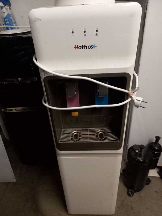 Кулер для води HotFrost V1133