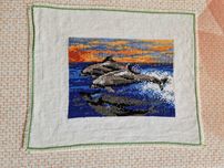 HANDMADE Haftowany obraz 17*12,5cm - delfiny - do samodzielnej oprawy