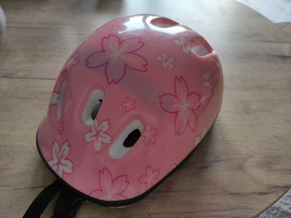 Kask rowerowy w kwiatki różowy roz M