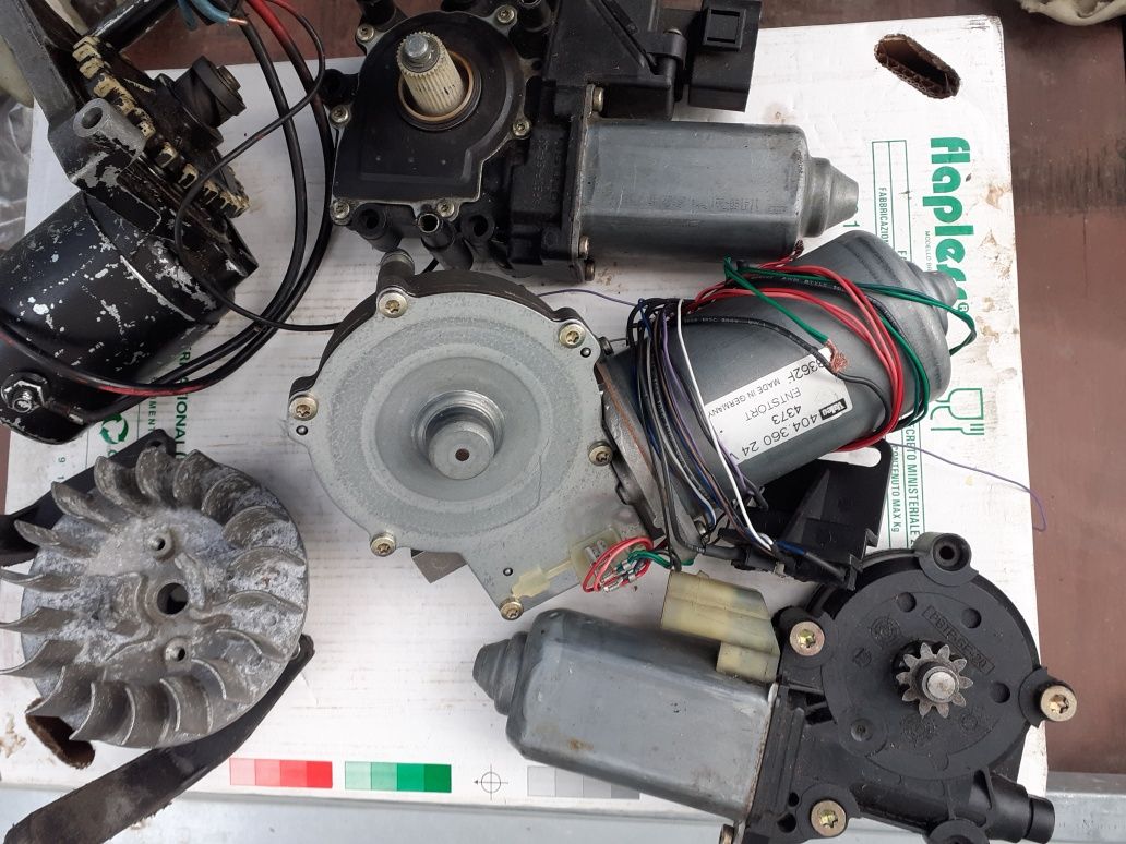 Części do silnika do roweru spalinowy i elektrycznego. i hulujnogi.
