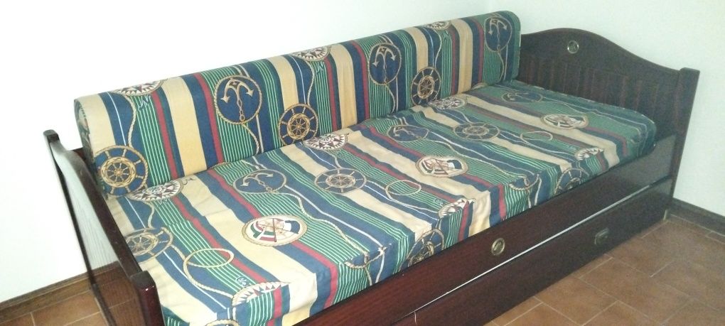 Cama com gavetão  - Para desocupar