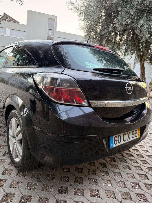Opel Astra GTC 1.3