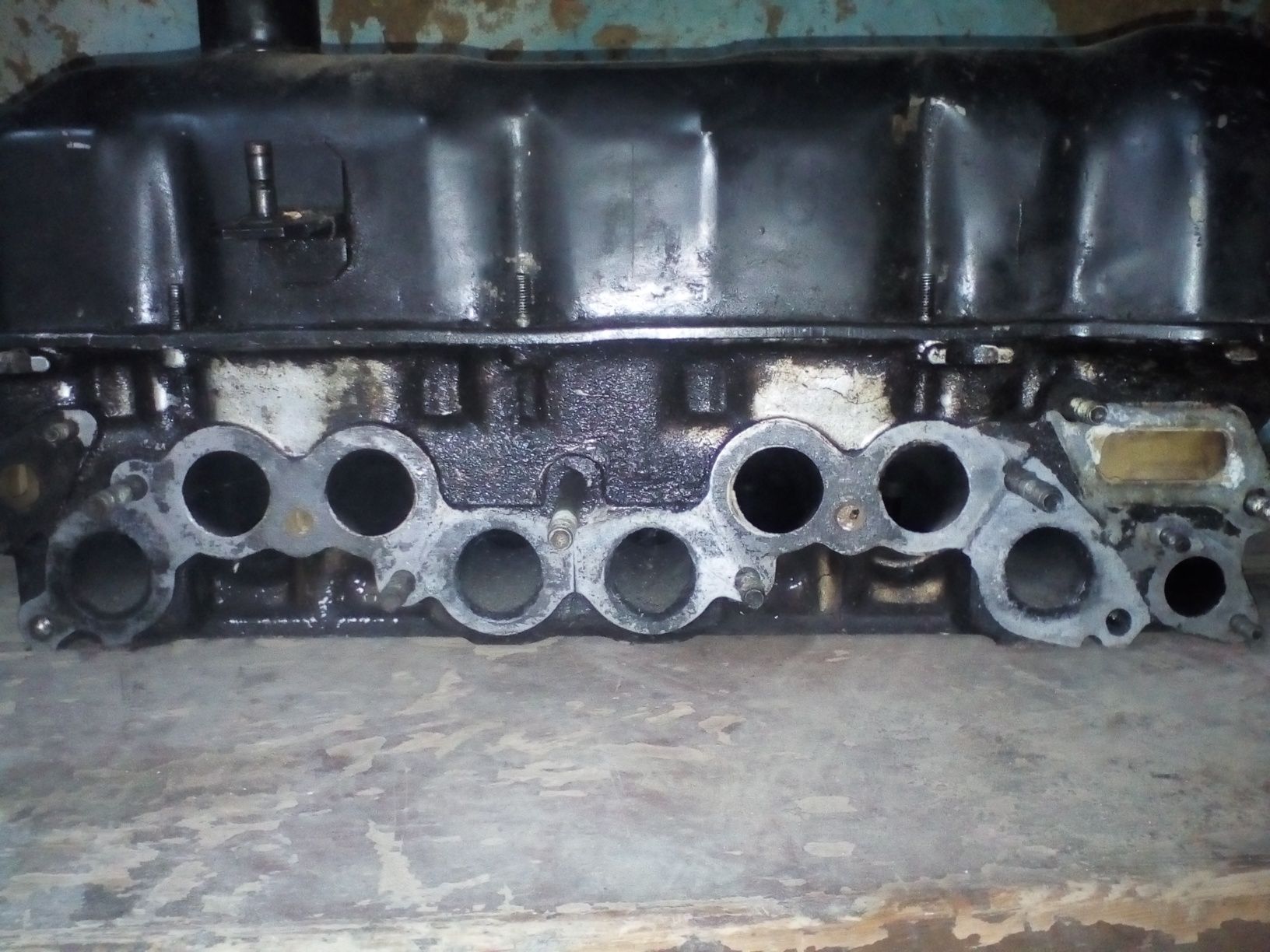 Головка циліндрів двигуна ВАЗ 21011