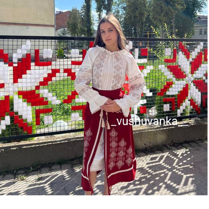 Вишита сукня з плахтою