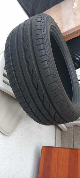 Opony zimowe Bridgestone używane 1 sezon w bardzo dobrym stanie