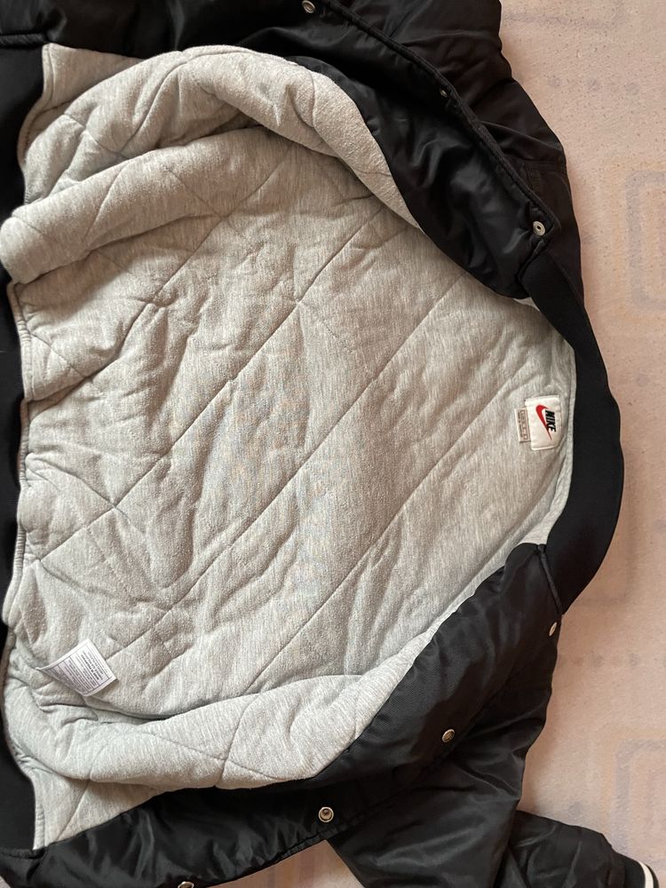 Kurtka Nike bomberka