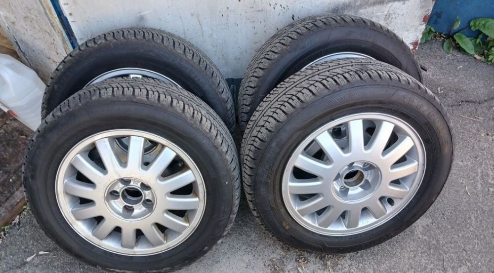 Продам диски с гумою р15