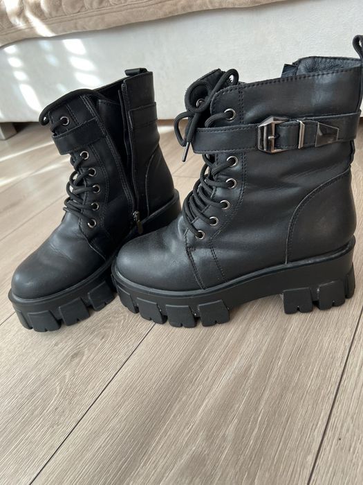 Продам зимові черевики