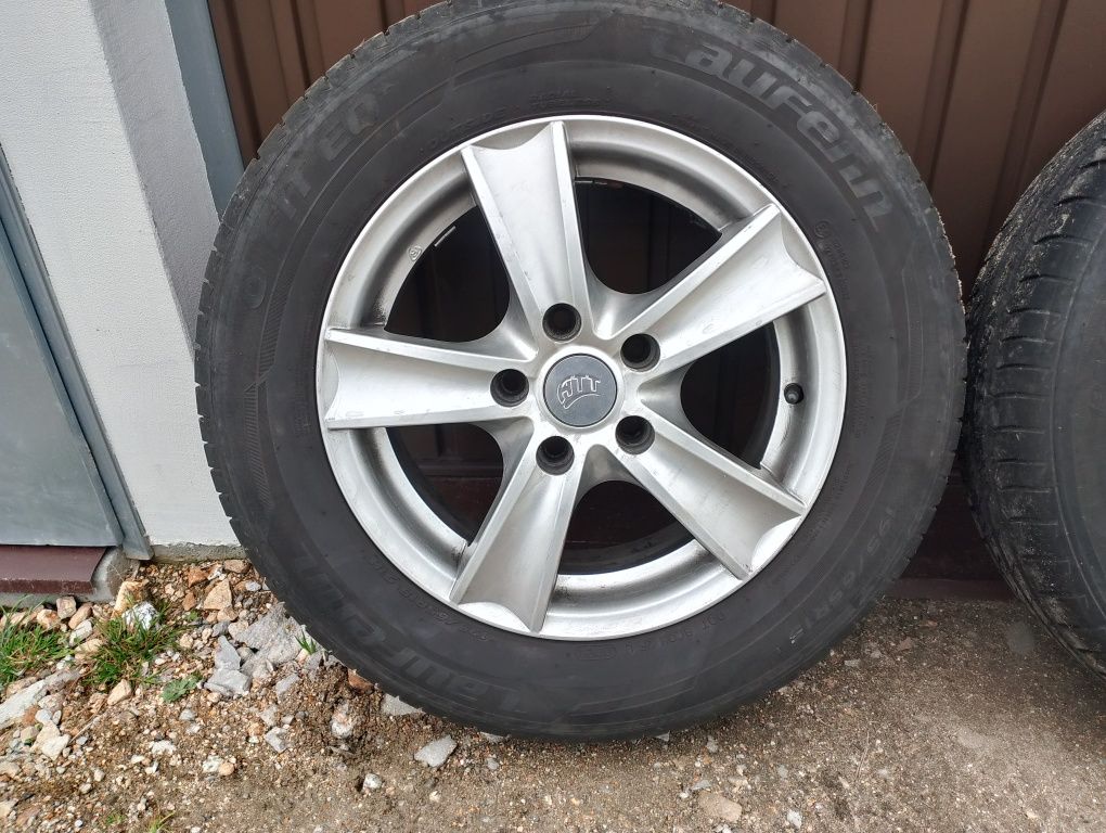 Sprzedam bardzo zadbane koła 15
